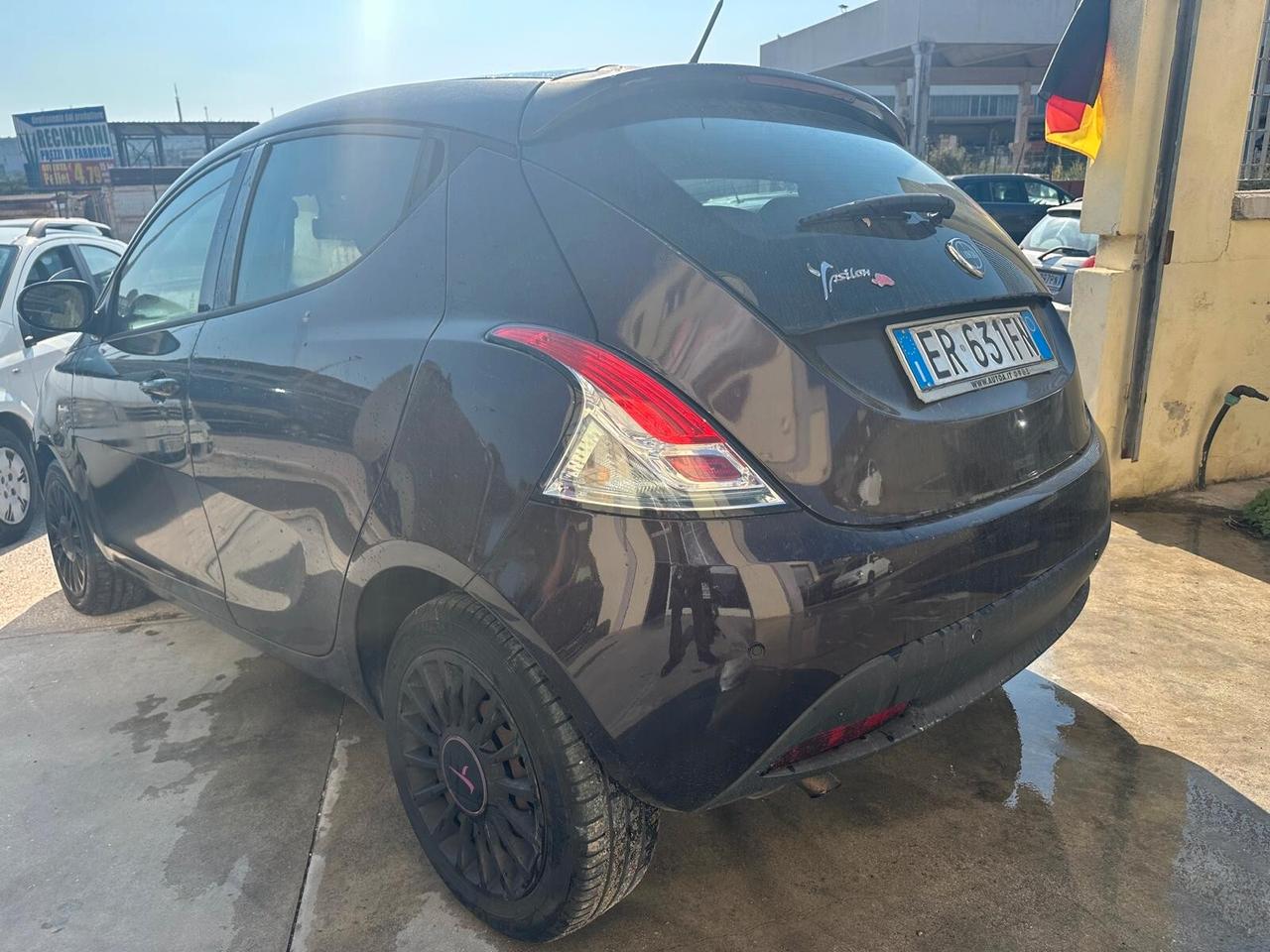Lancia Ypsilon 1.3 DIESEL 120MILA KM