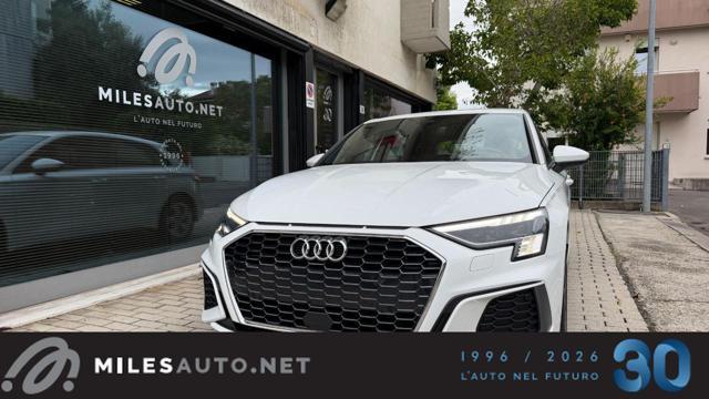 AUDI A3 30 g-tron S tronic S line Edition Matrix ACC