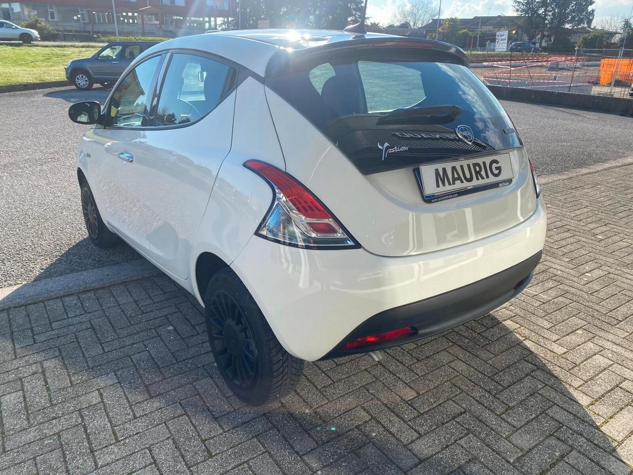 Lancia Ypsilon 1.0 FireFly 5 porte S&S Hybrid Gold