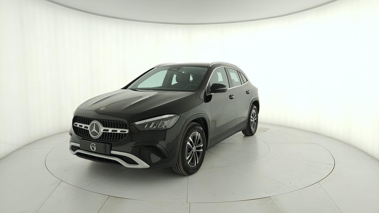 Mercedes-Benz GLA 180 d Advanced auto