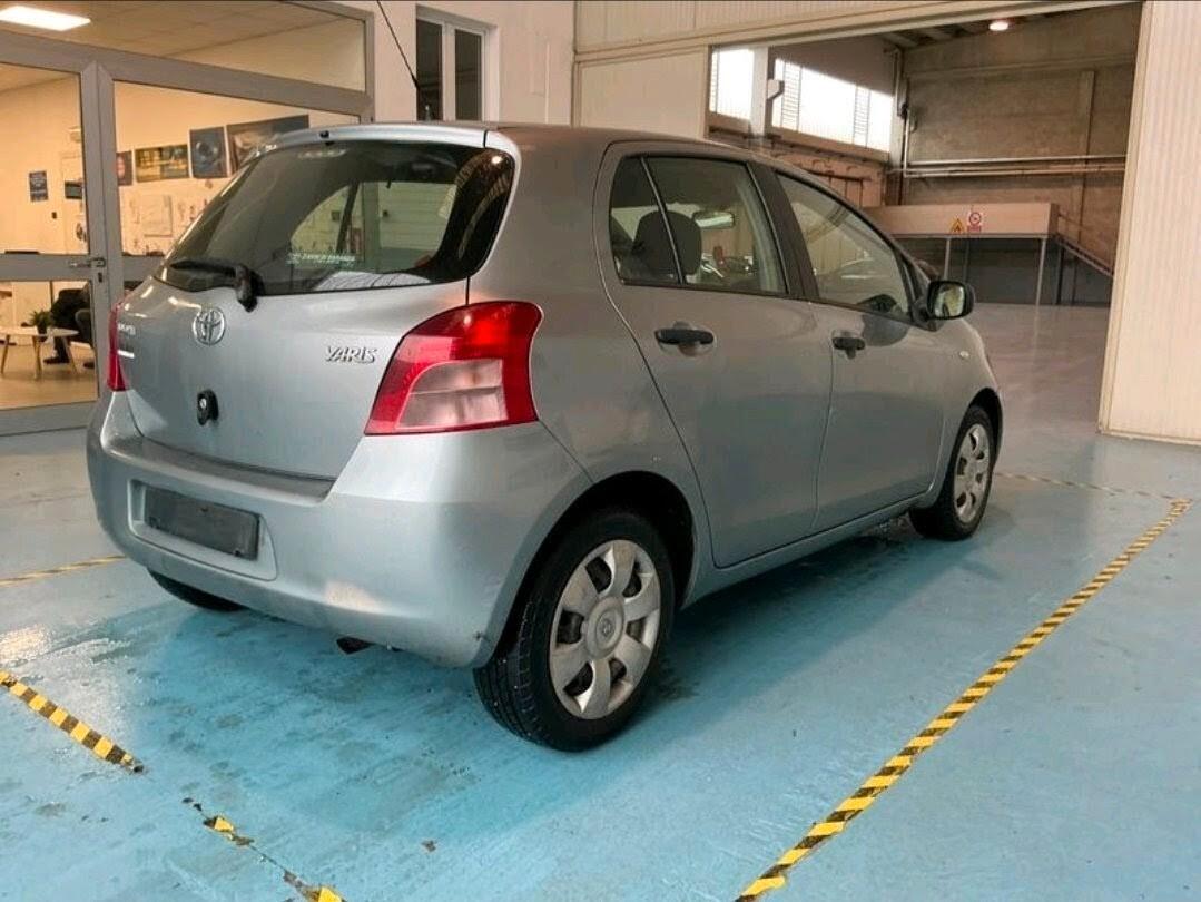 Toyota Yaris 1.0 5 porte Sol