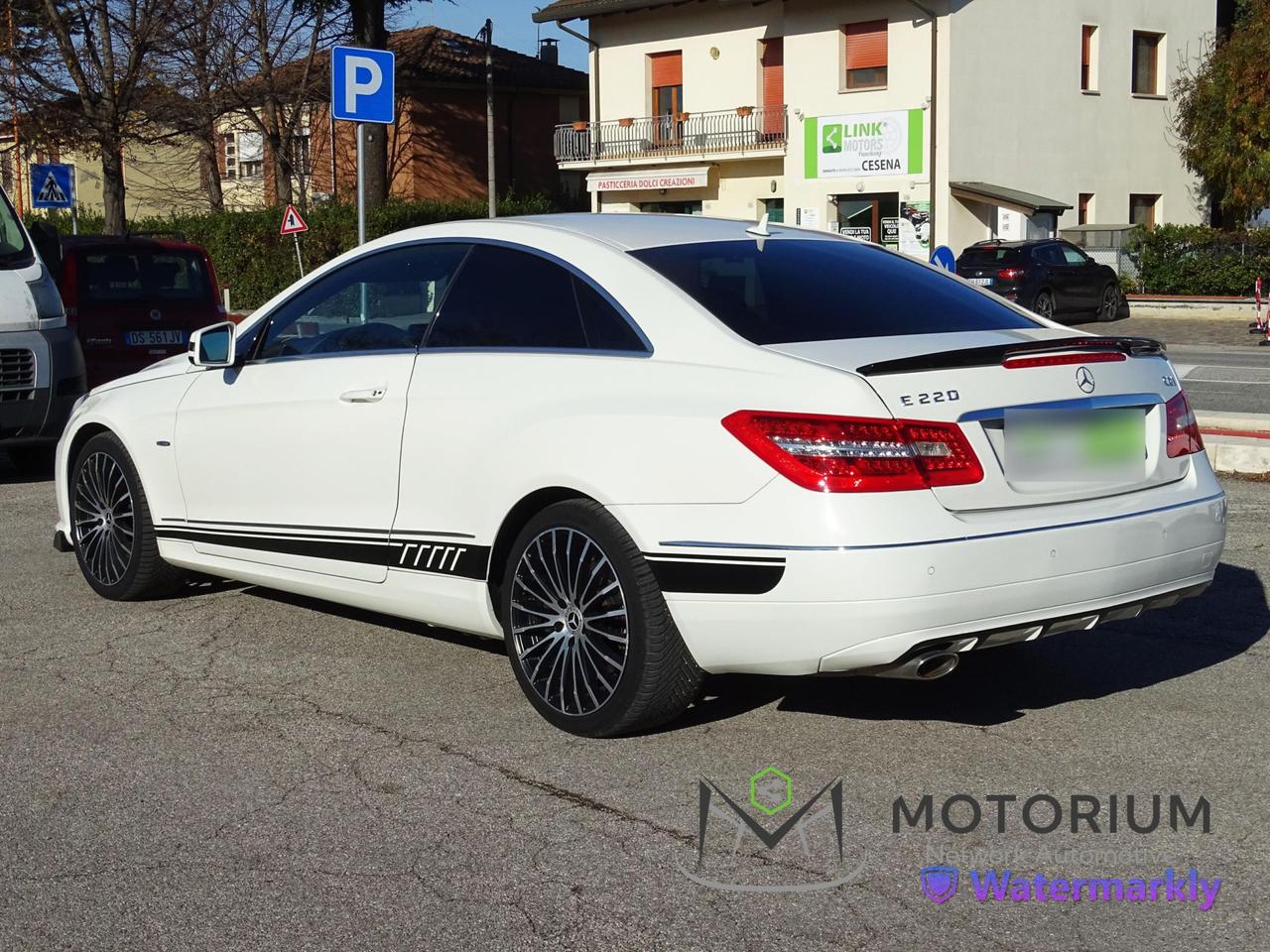 Mercedes-Benz E 220 CDI Coupé BlueEFFICIENCY Avantgarde