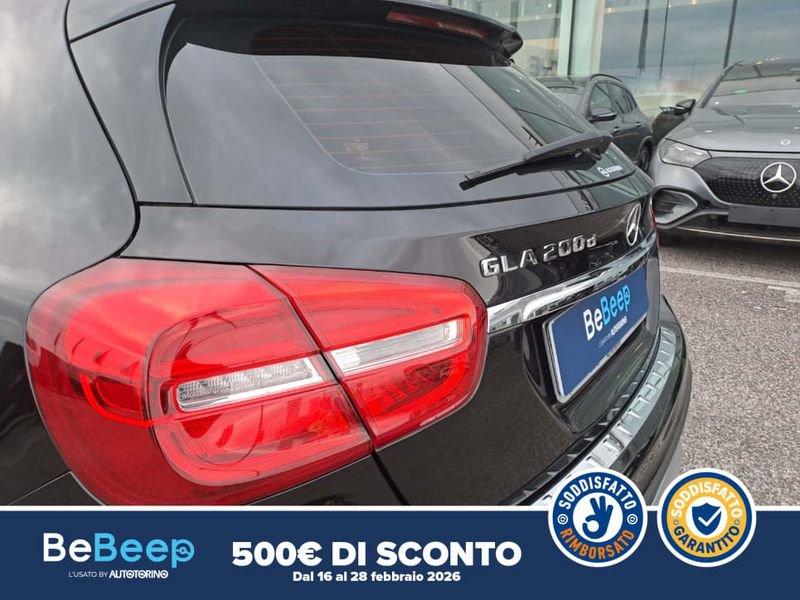 Mercedes-Benz GLA 200 D (CDI) PREMIUM 4MATIC AUTO