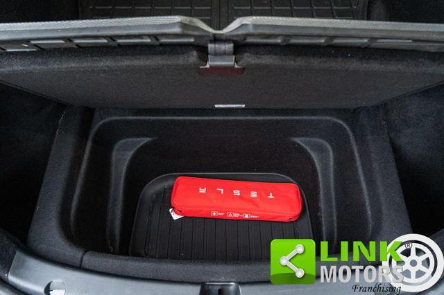 TESLA Model Y DUAL MOTOR LONG RANGE 2024 - GARANZIA UFFICIALE