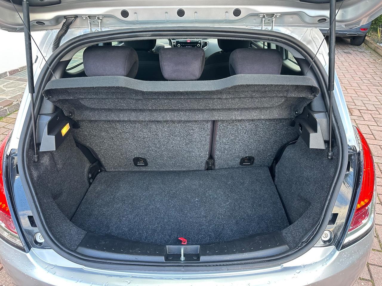 Lancia Ypsilon 1.2 69 CV 5 porte GPL Ecochic Platinum