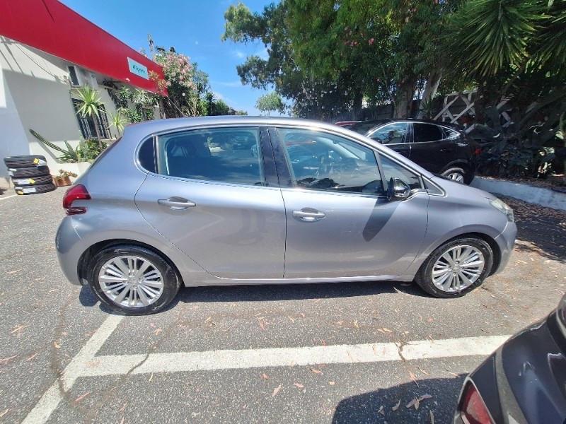Peugeot 208 BlueHDi 100 S&S 5 porte Allure