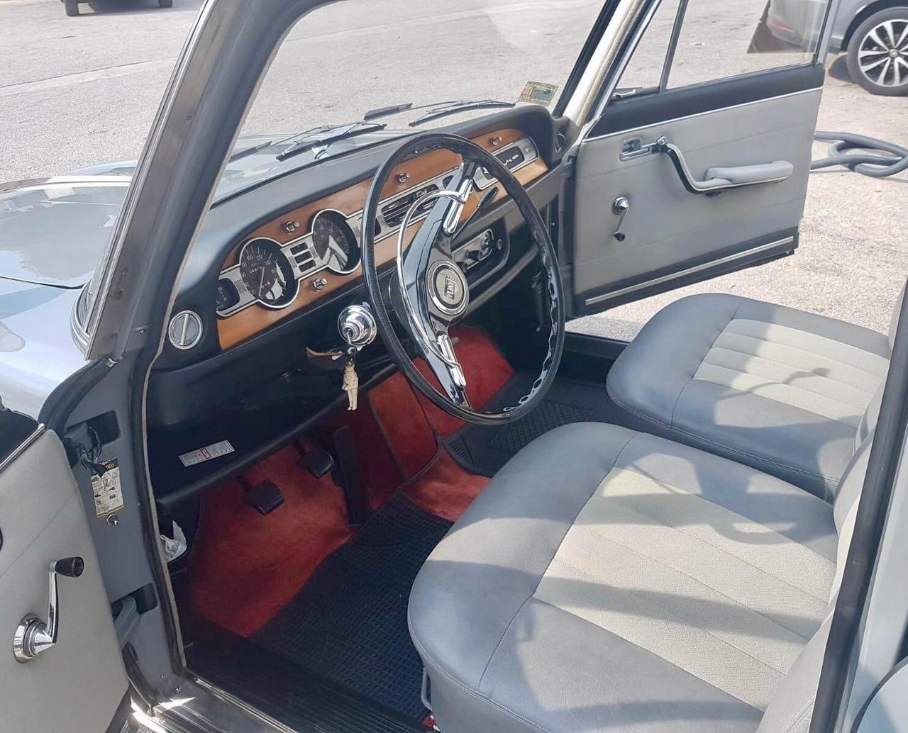Lancia Flavia 200
