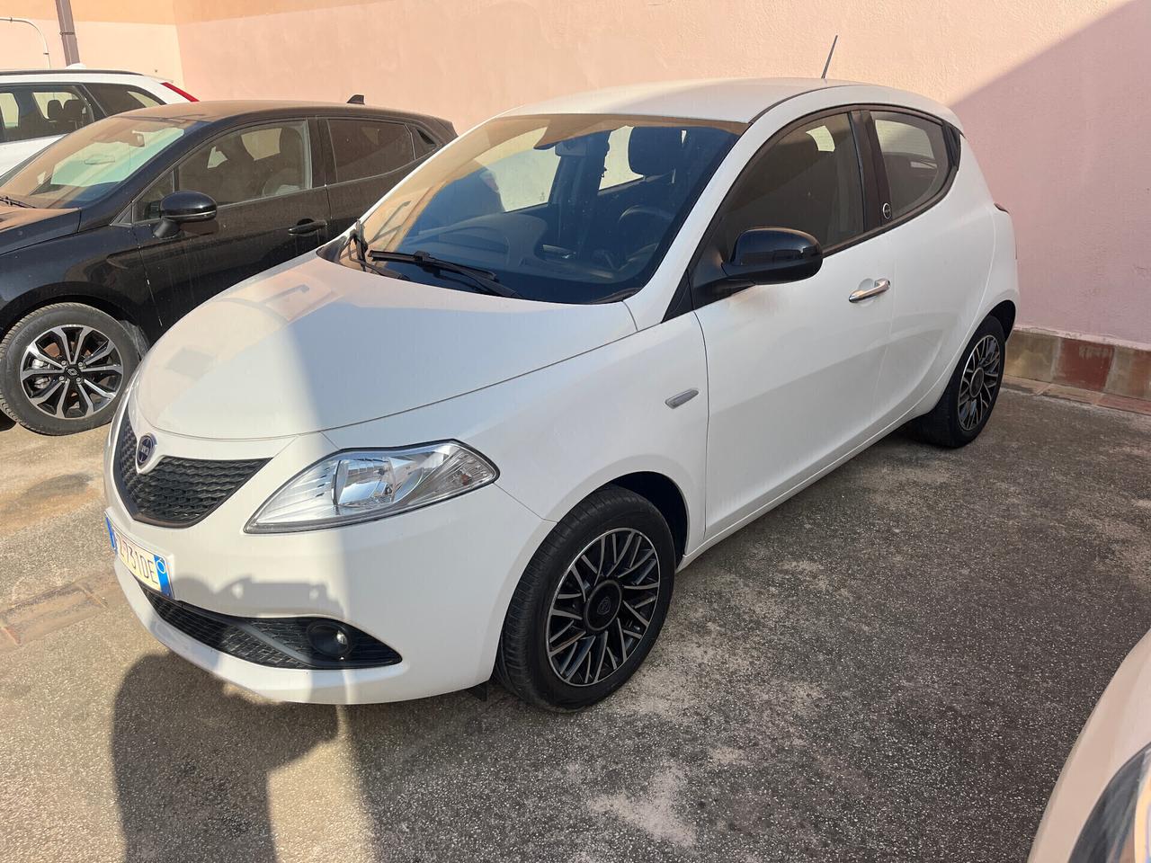 Lancia Ypsilon 1.2 69 CV 5 porte GPL Ecochic Platinum
