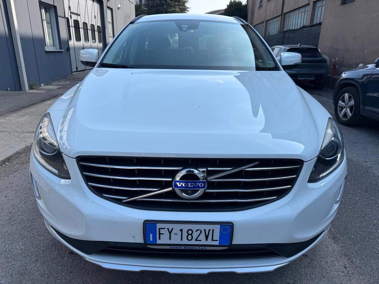 Volvo XC 60 D4 Geartronic Summum*EURO6*NAVI*CERCHI