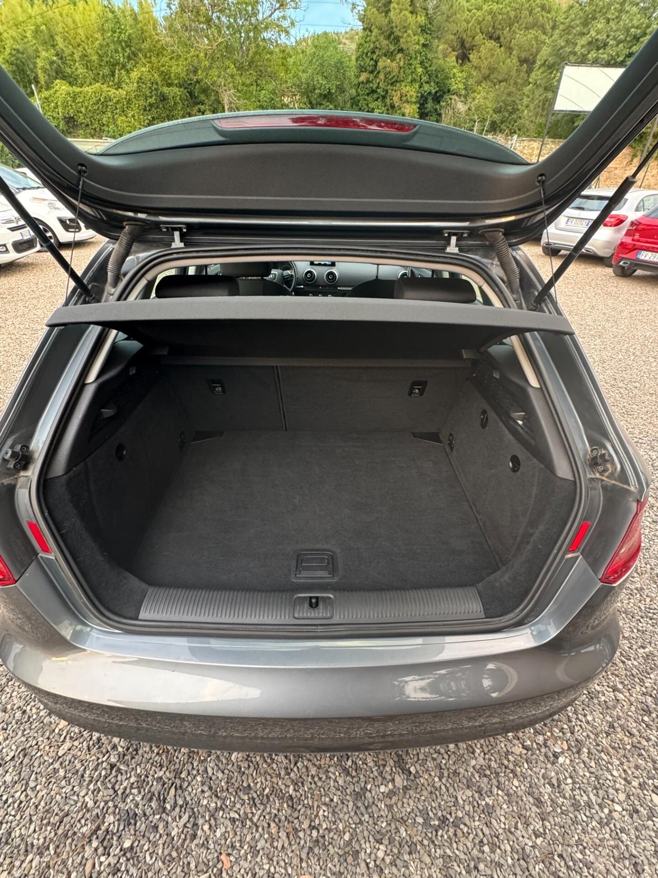 Audi A3 1.6 TDI clean diesel Attraction