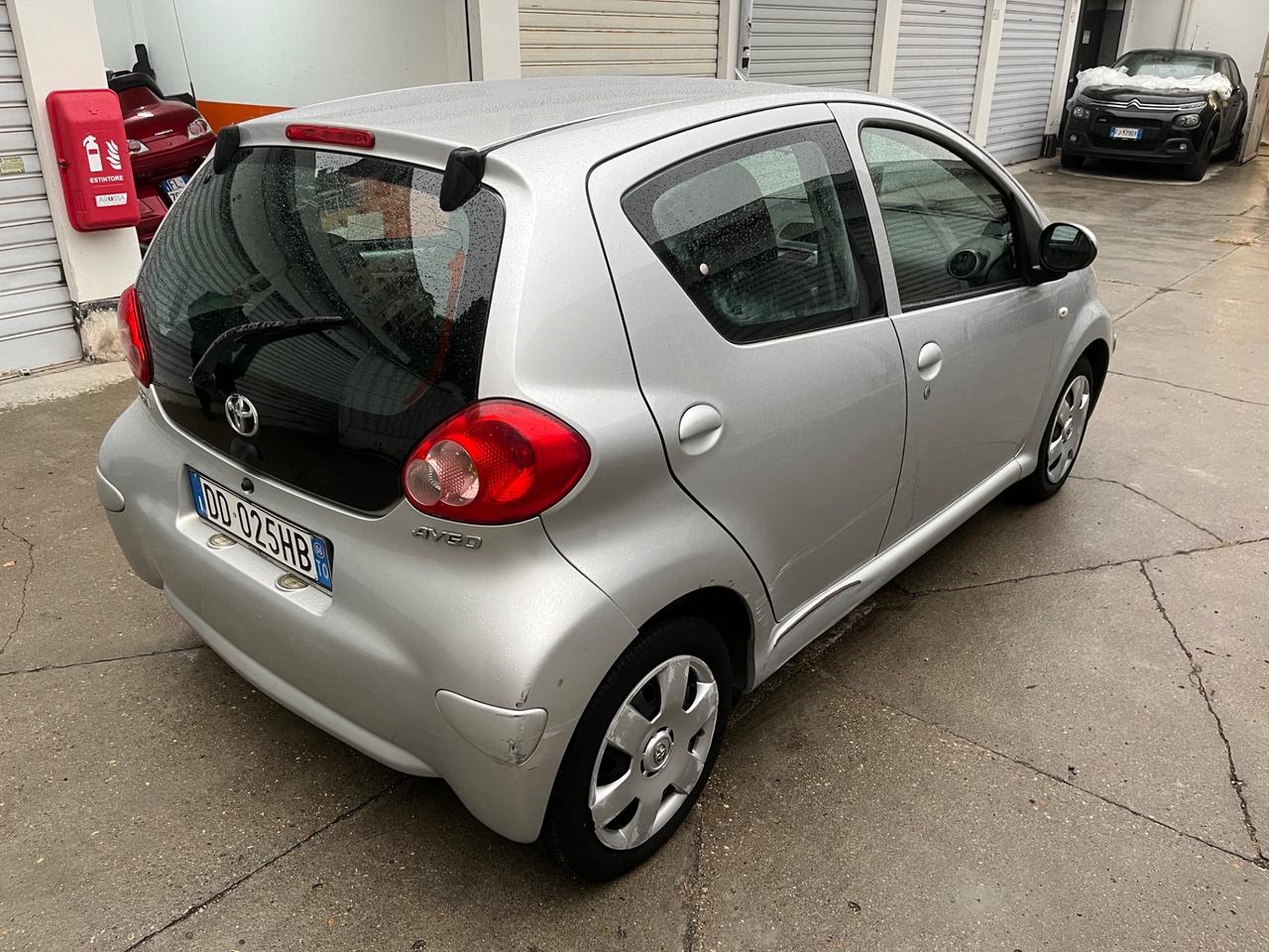 Toyota Aygo 1.0 12V VVT-i 5 porte Sol