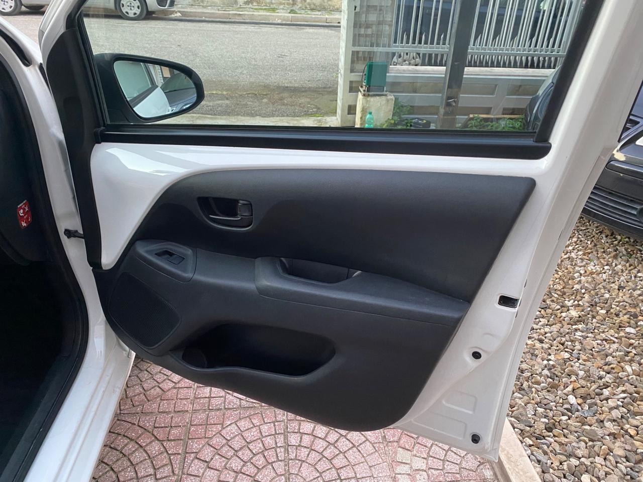 Toyota Aygo 1.0 VVT-i 69 CV 5 porte x-clusiv