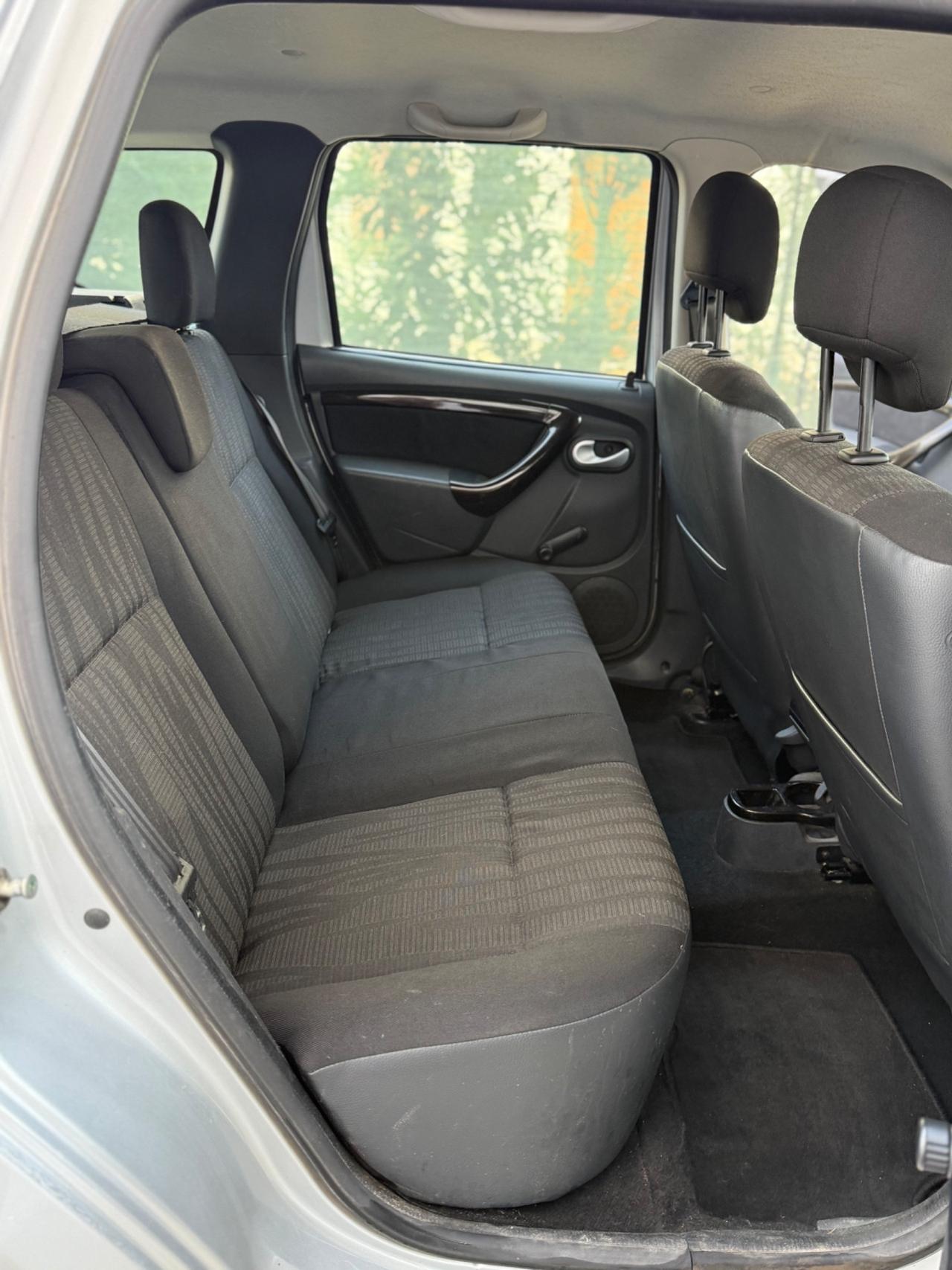 Dacia Duster 1.6 GPL DI SERIE 2032 GANCIO NEOPATENTATU