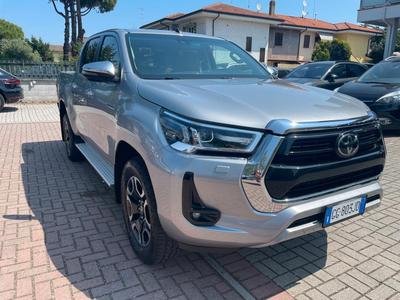 Toyota Hilux 2.4 D-4D A/T 4WD 4 porte Double Cab Executive