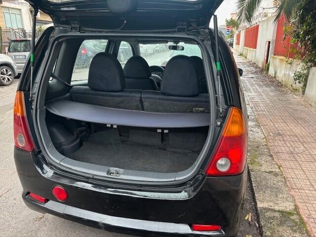 Daihatsu YRV anche permuta o scambi0