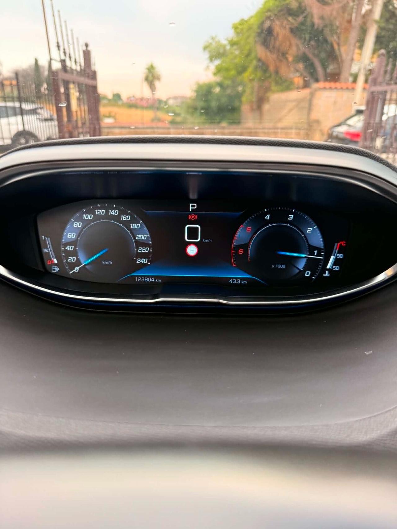Peugeot 5008 7 posti 1.5 HDi 130cv Allure