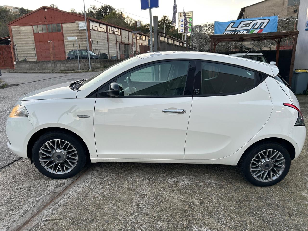 Lancia Ypsilon 1.2 69 CV 5 porte GPL Ecochic Gold