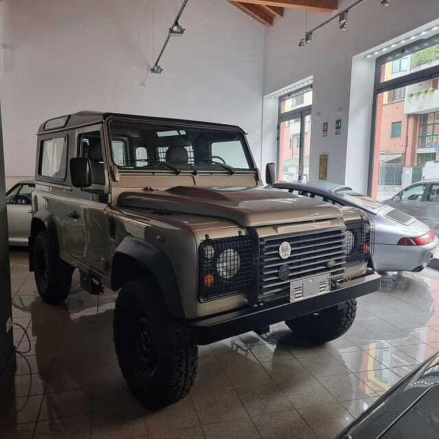 Land Rover Defender 90 2.2 PUMA TD4- LIFE&STYLE