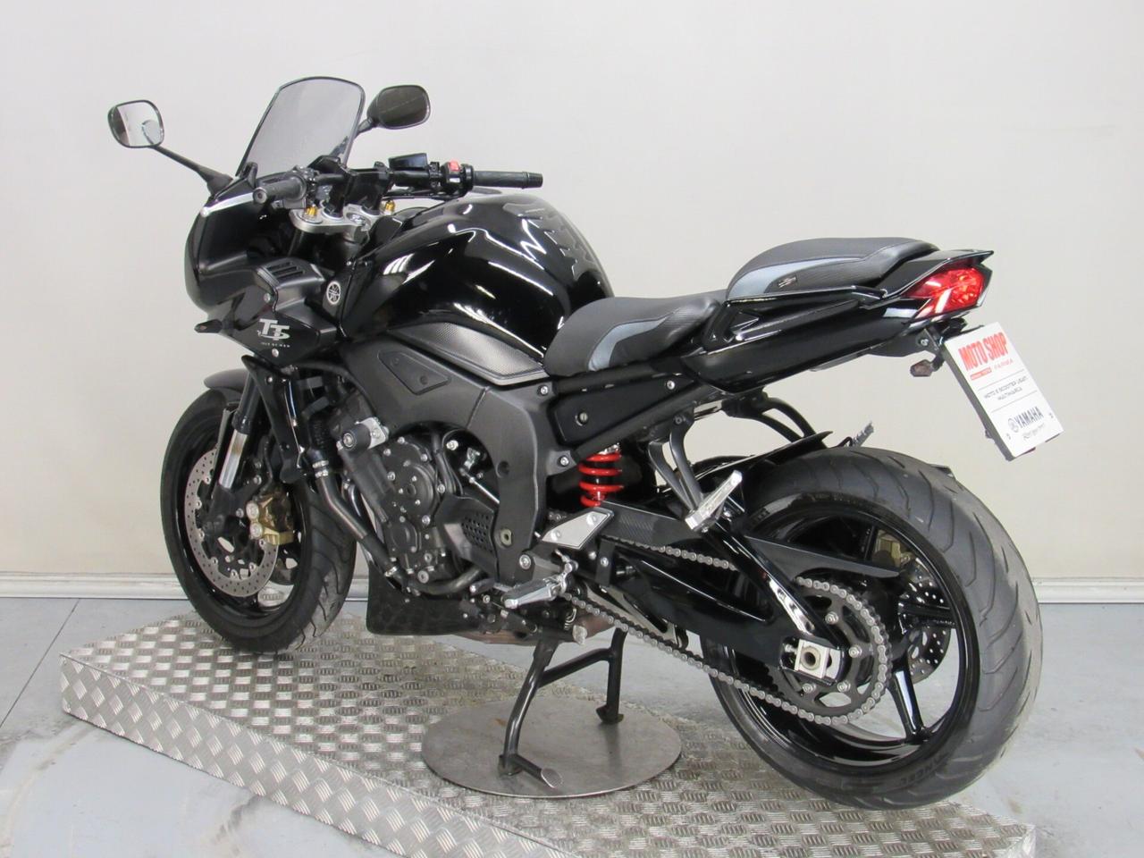 Yamaha FZ1 Fazer TOTAL BLACK