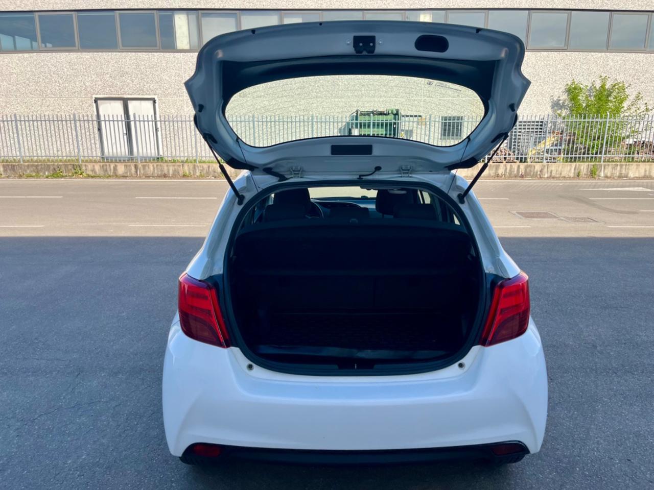 Toyota Yaris 1.5hybrid 74kw 2016 146.000km perfetta