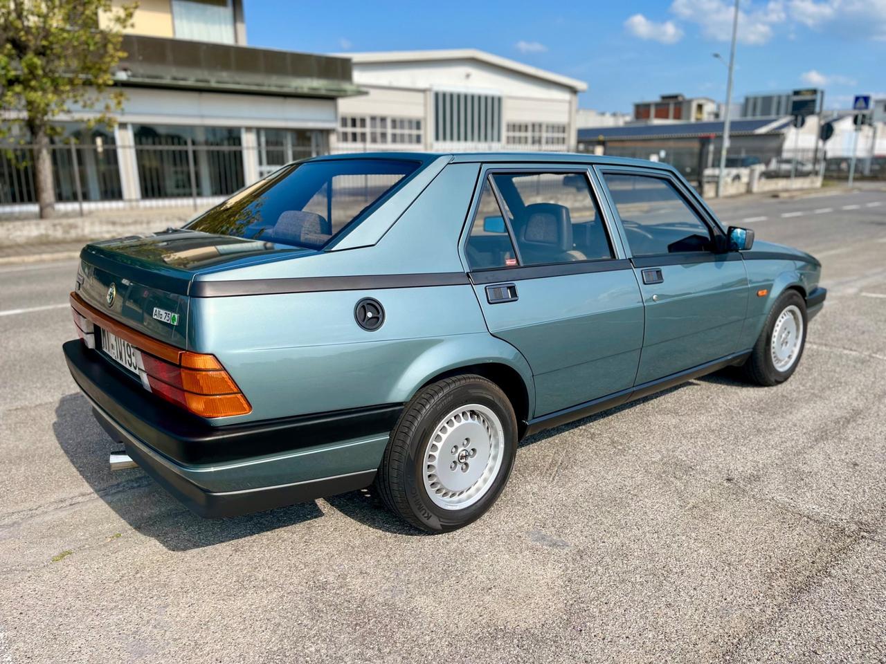 Alfa Romeo 75 2.5 V6 Quadrifoglio Verde - Targa MI