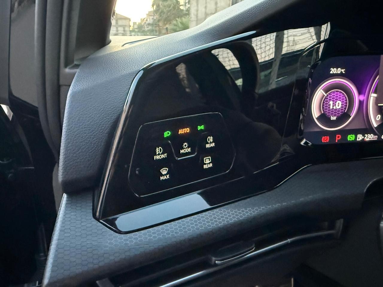 Volkswagen Golf 8 GTD 2.0 TDI 200cv DSG