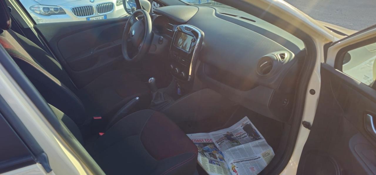 Renault Clio 1.2 75 CV 5 porte Duel