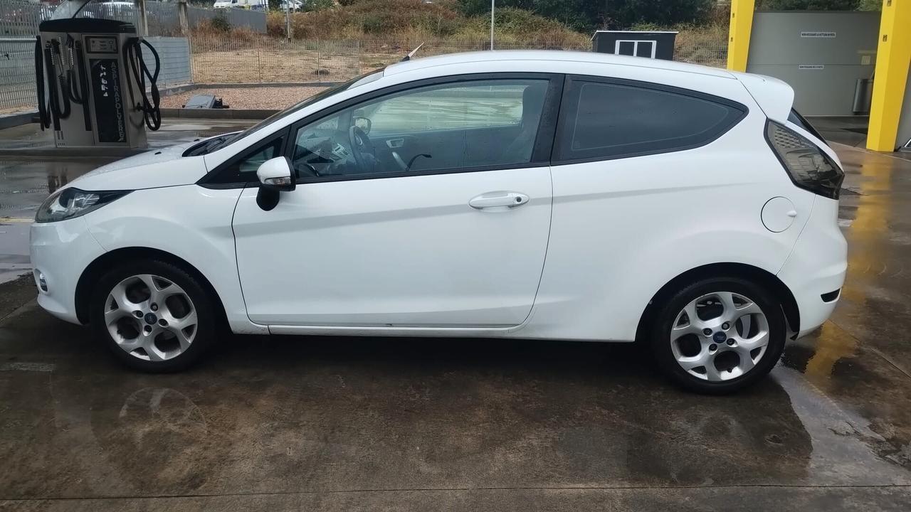 Ford Fiesta 1.5 TDCi 75CV 3 porte 2013 passaggio compreso