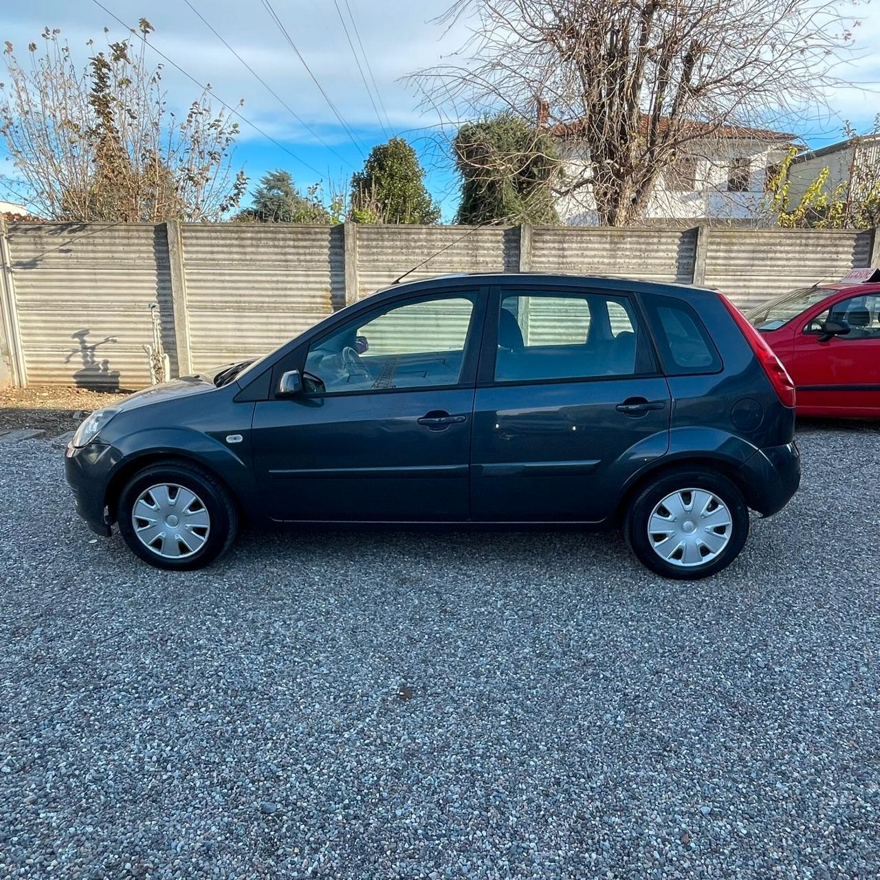 Ford Fiesta 1.2 16V 5p. Ghia