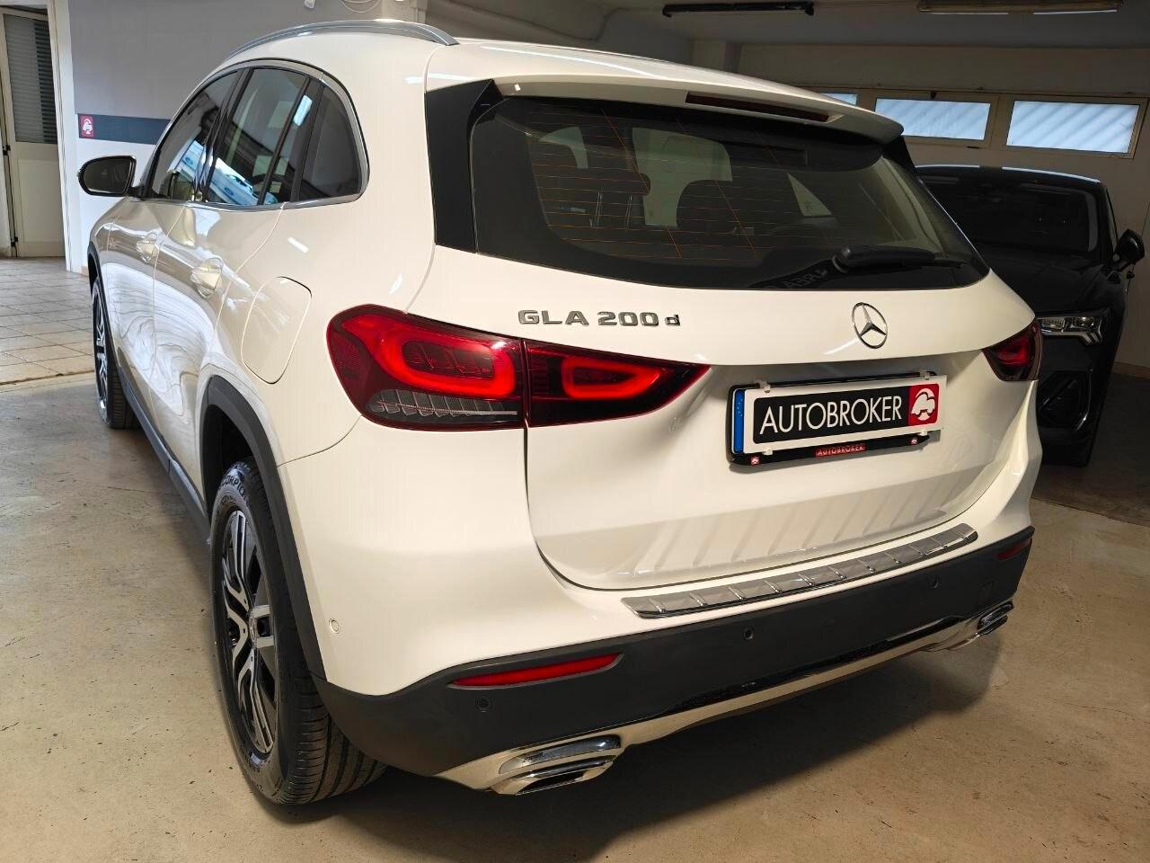 MERCEDES GLA (H247) GLA 200 d Automati...