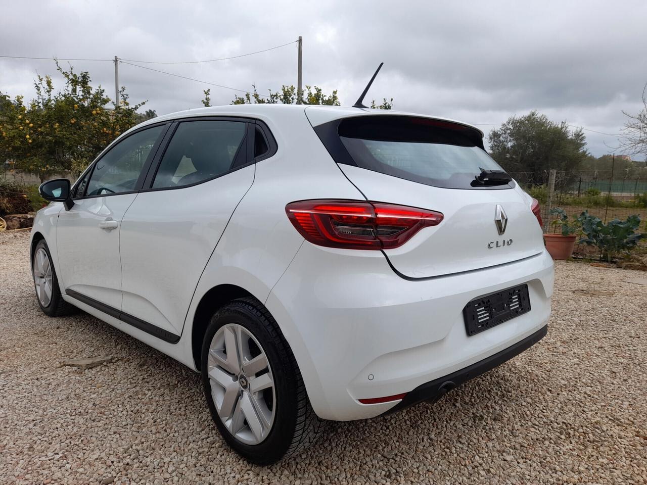 Renault Clio neopatentati 90 cv anno 2021 NAVI