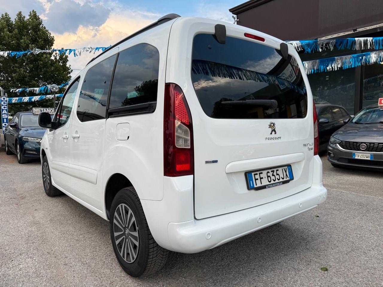 "5 POSTI" Peugeot Partner Tepee BlueHdi