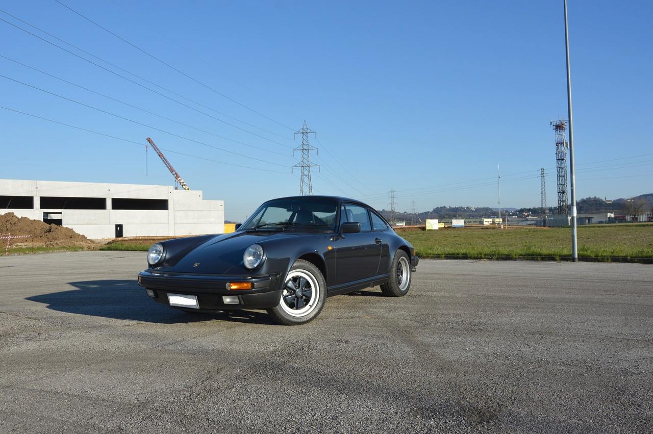 Porsche 911 Carrera 3.2 Coupé Jubiläumsmodell "25 Jahre