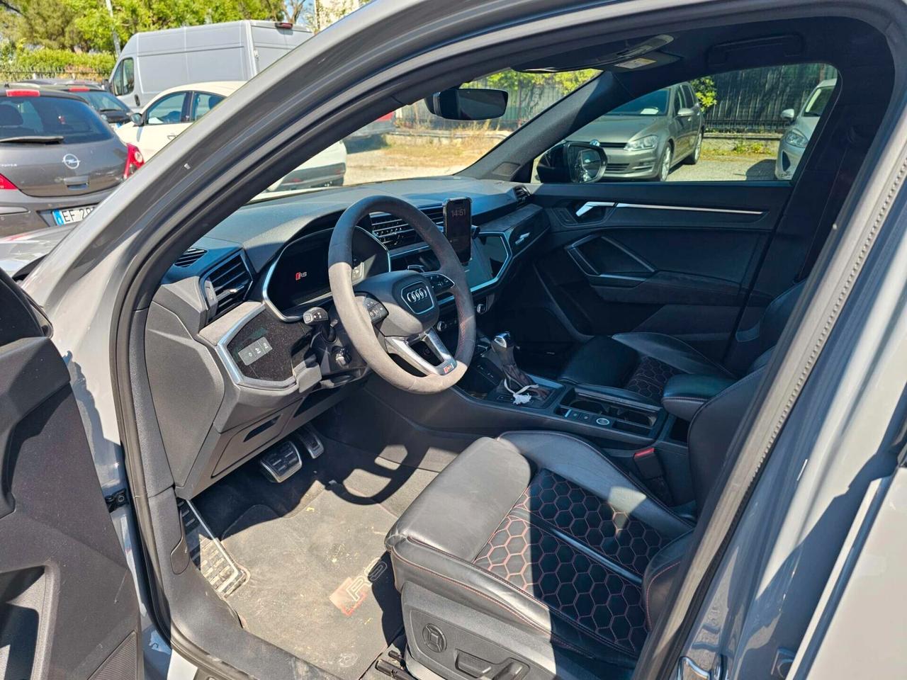 Audi Q3 RS quattro S tronic