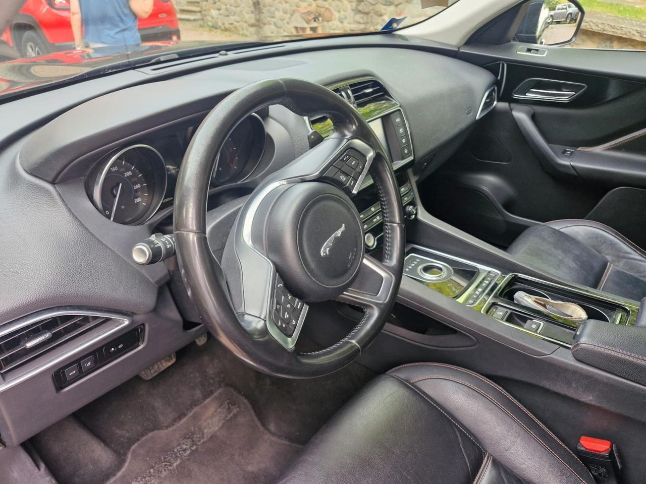 Jaguar F-Pace 2.0 D 180 CV AWD Prestige