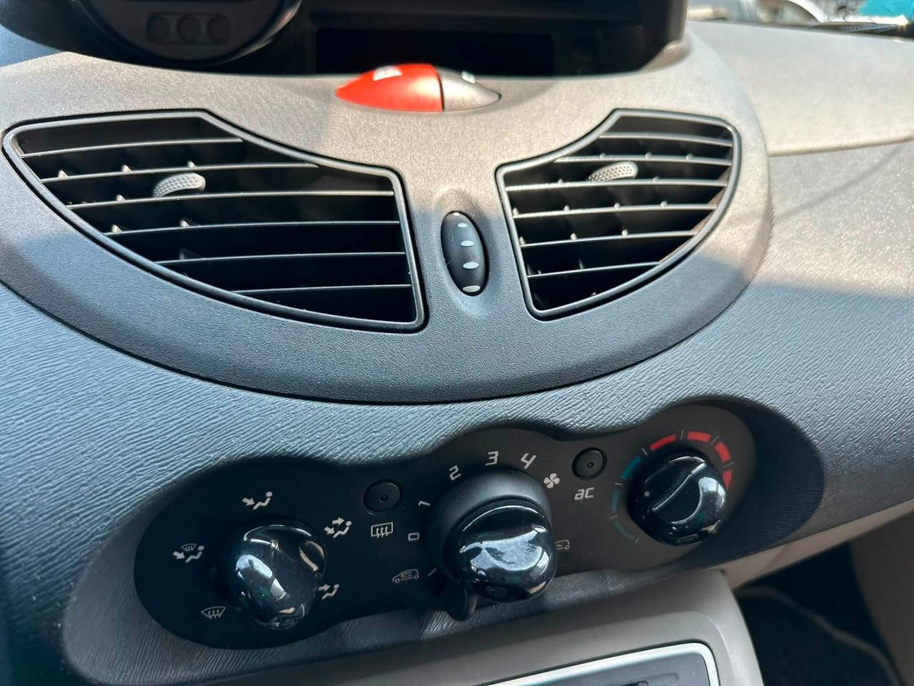 Renault Twingo 1.2 8V Dynamique neopatentati