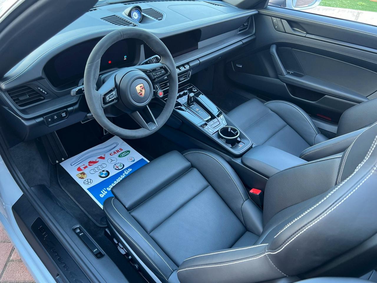 Porsche 992.2 Carrera 4 GTS Cabriolet