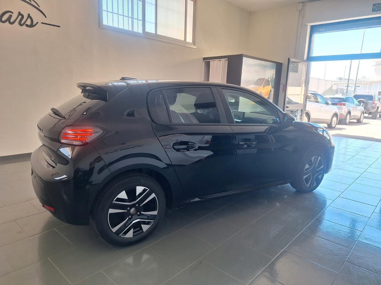 Peugeot 208 EDITION 1.2 BENZINA NUOVA