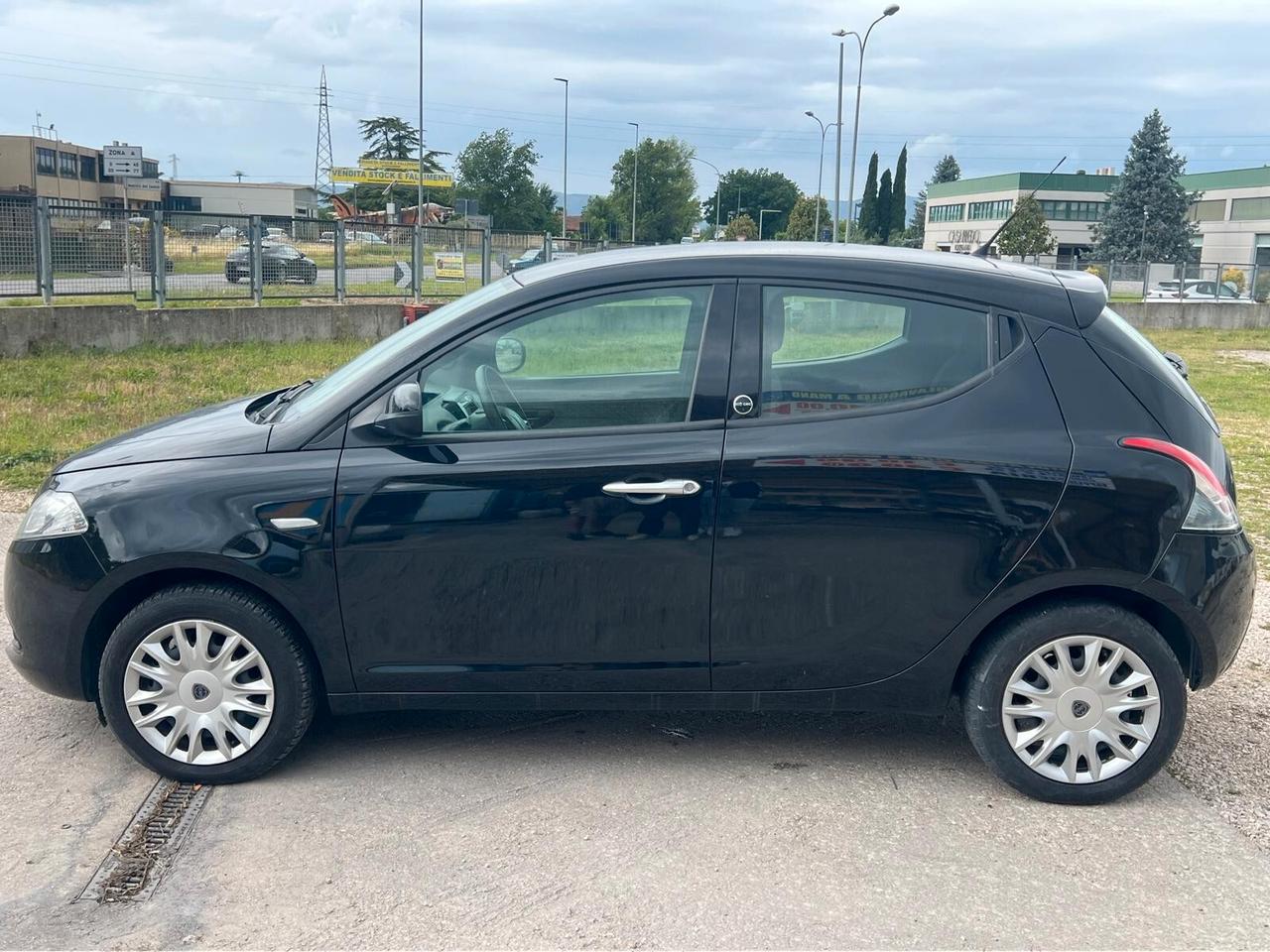 Lancia Ypsilon 1.2 69 CV 5 porte GPL Ecochic Gold