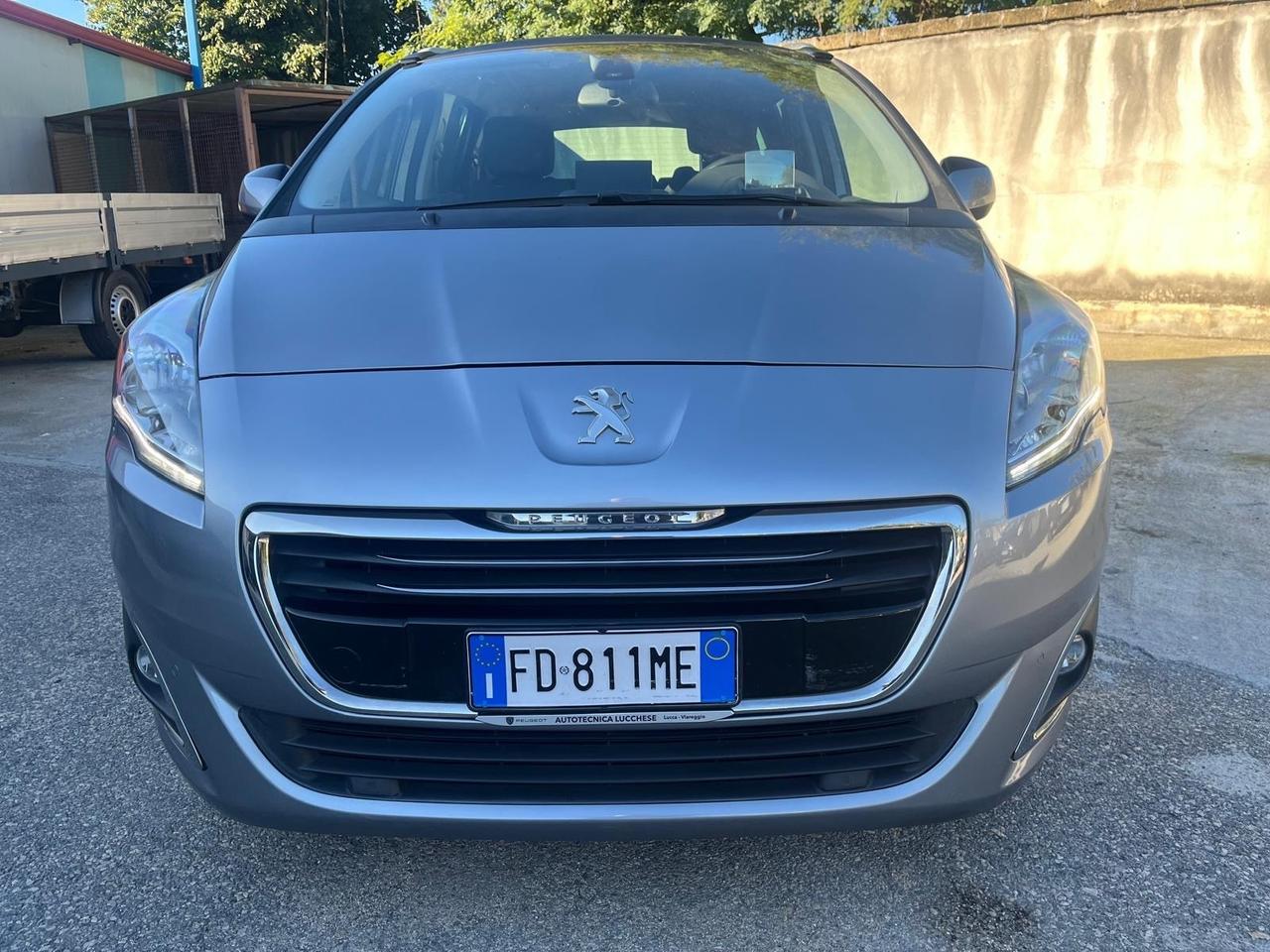 Peugeot 5008-2.0 hdi-7 P- allure-2016