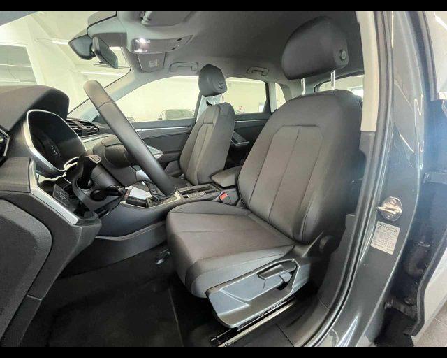 AUDI Q3 35 TDI S tronic Business Advanced