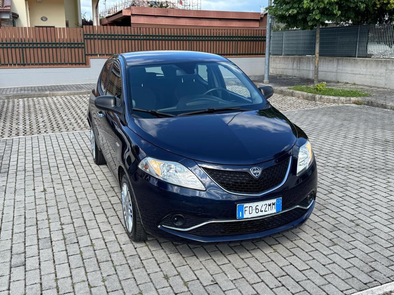 Lancia Ypsilon 1.2 GPL 70cv Neopatentati