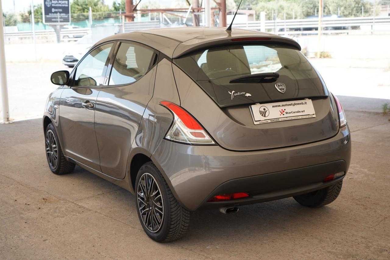 Lancia Ypsilon 1.2 69 CV GPL Gold