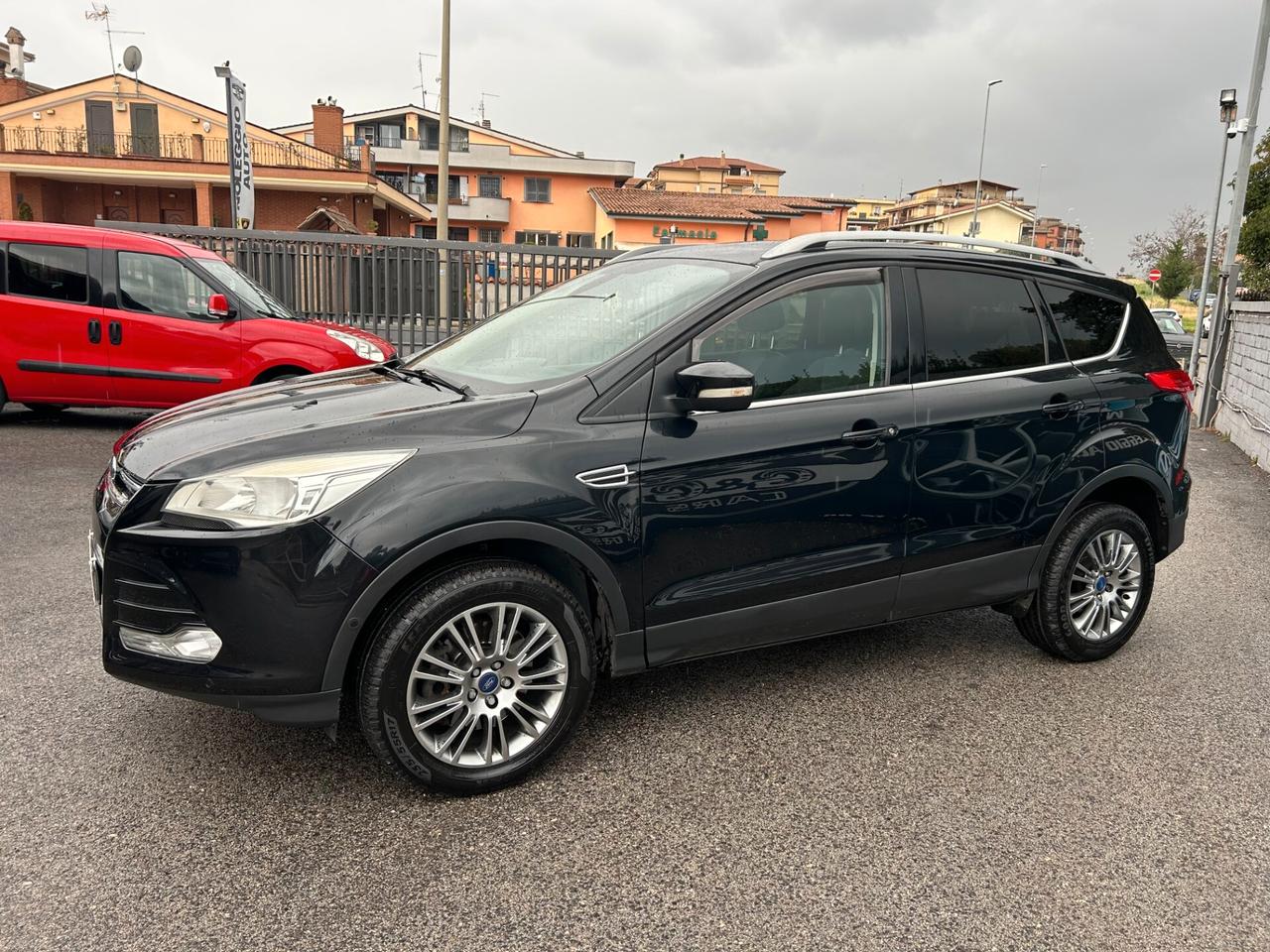 Ford Kuga 2.0 TDCI 140 CV 4WD Powershift Titanium