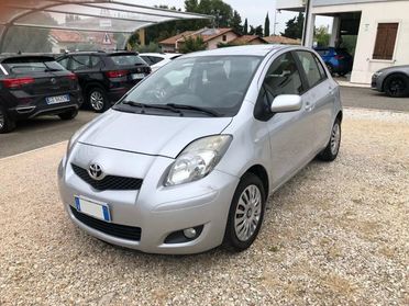 TOYOTA Yaris 1.3 5 porte Sol OK NEOPATENTATI