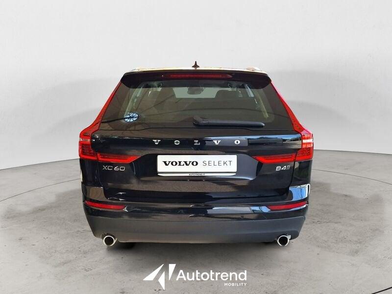 Volvo XC60 B4 197+14 CV AWD Automatica Mild Hybrid Momentum Pro