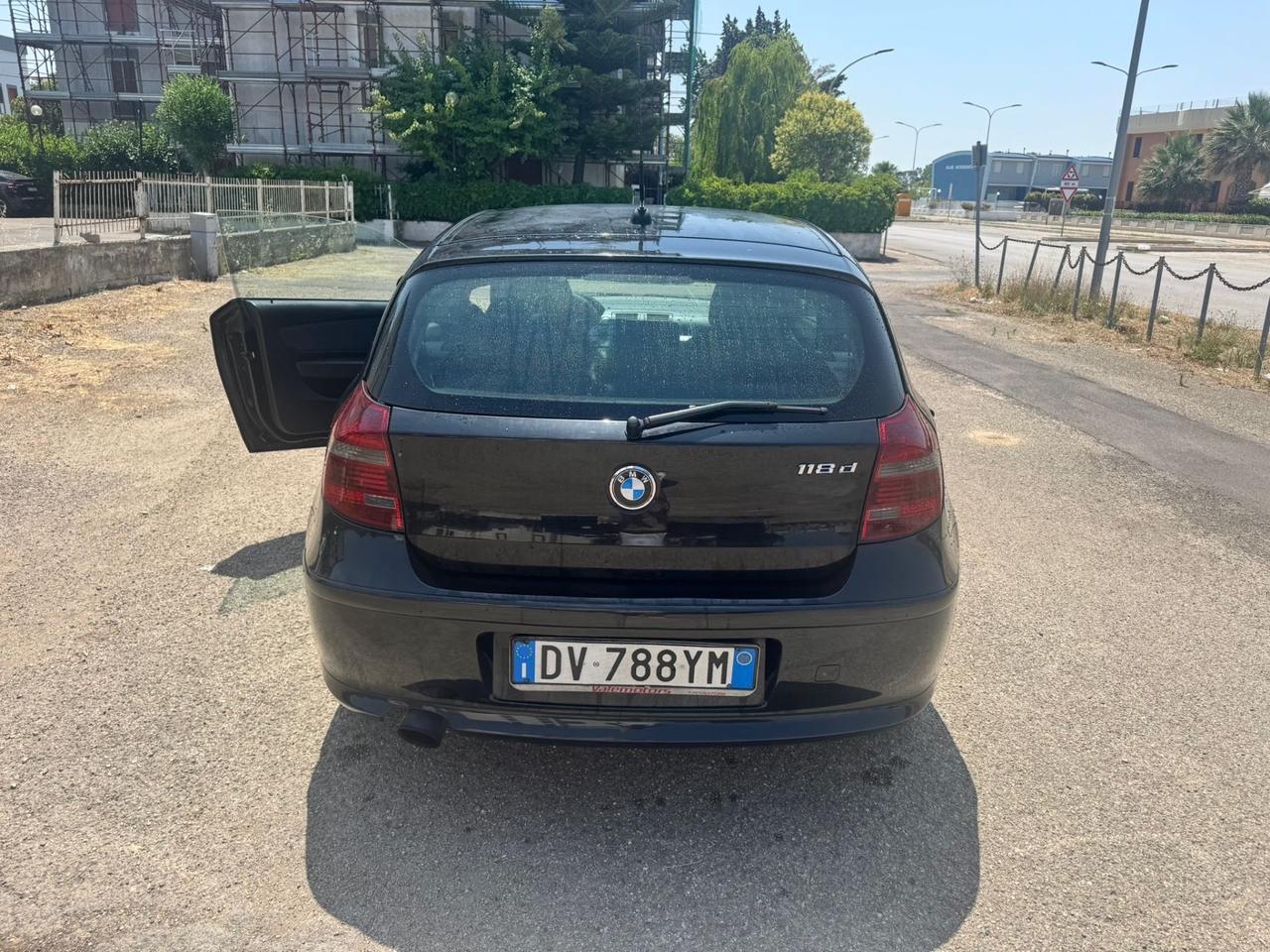 Bmw serie 1 RESTYLING 118 D 2009