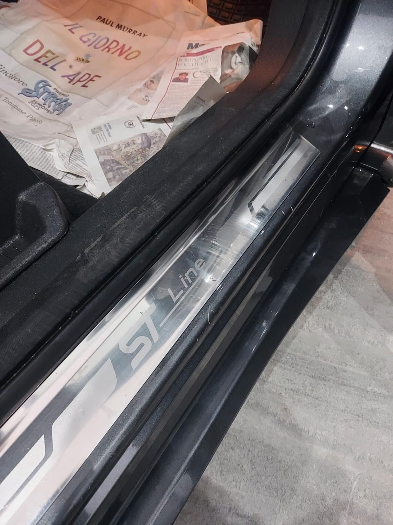 Ford Kuga 1.5 TDCI 120 CV S&S 2WD ST-LINE