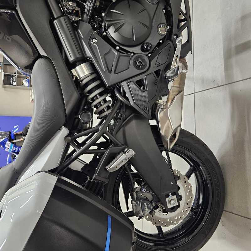 Kawasaki Versys 650 Grand Tourer - 2021