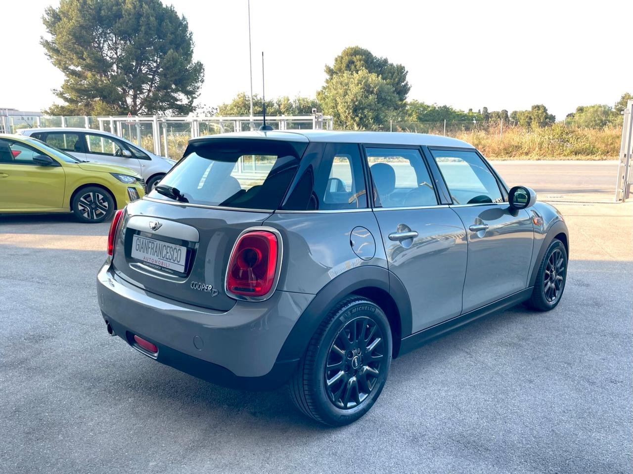 Mini Cooper D 1.5 116cv Business Auto